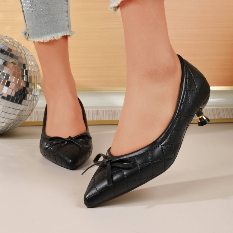 كعب كيتن مدبب مقدمه فيونكه فين - مراجعة Vintage Fashion Online وسعره