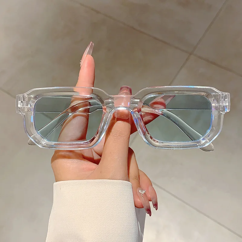 نظارات شمسية بإطار مستطيل كلاس - مراجعة Vintage Fashion Enthusiasts وسعره
